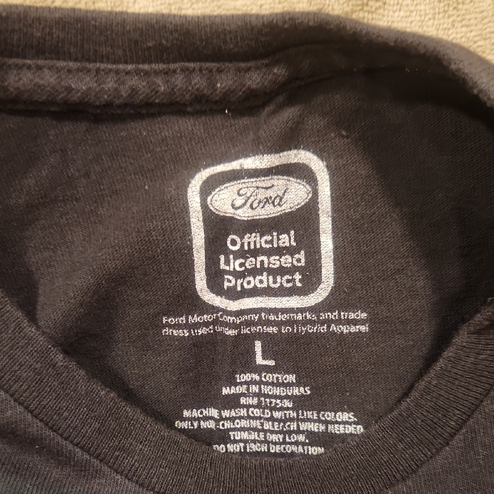 Ford Black Short-Sleeve‎ Mustang Graphic Tee - Picture 3 of 7
